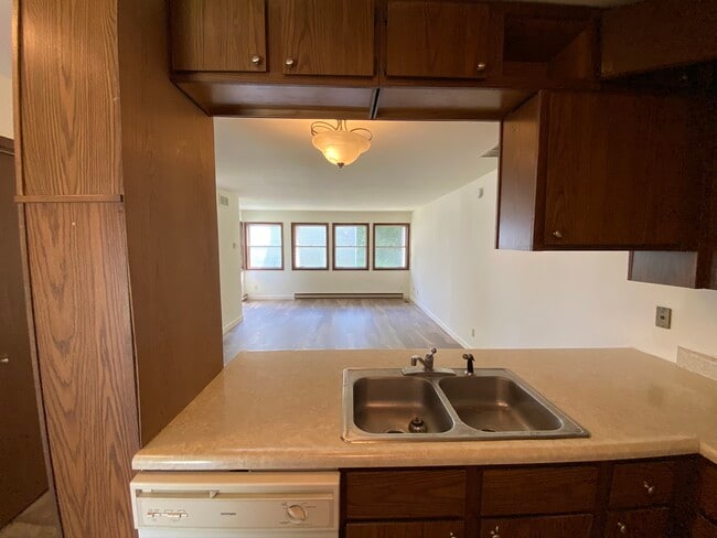 Photo - 901 Hartwell Dr