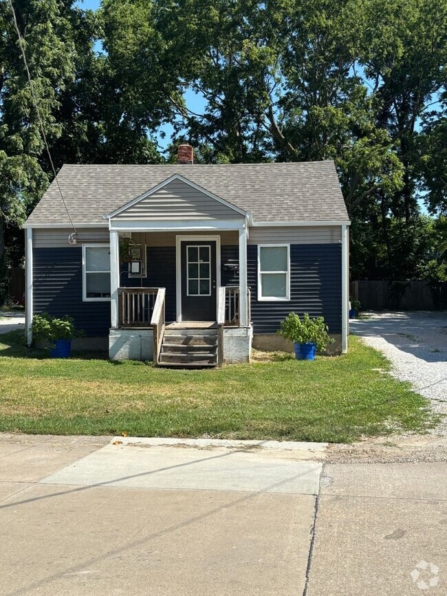 Building Photo - Charming 2 Bed 1 Bath House