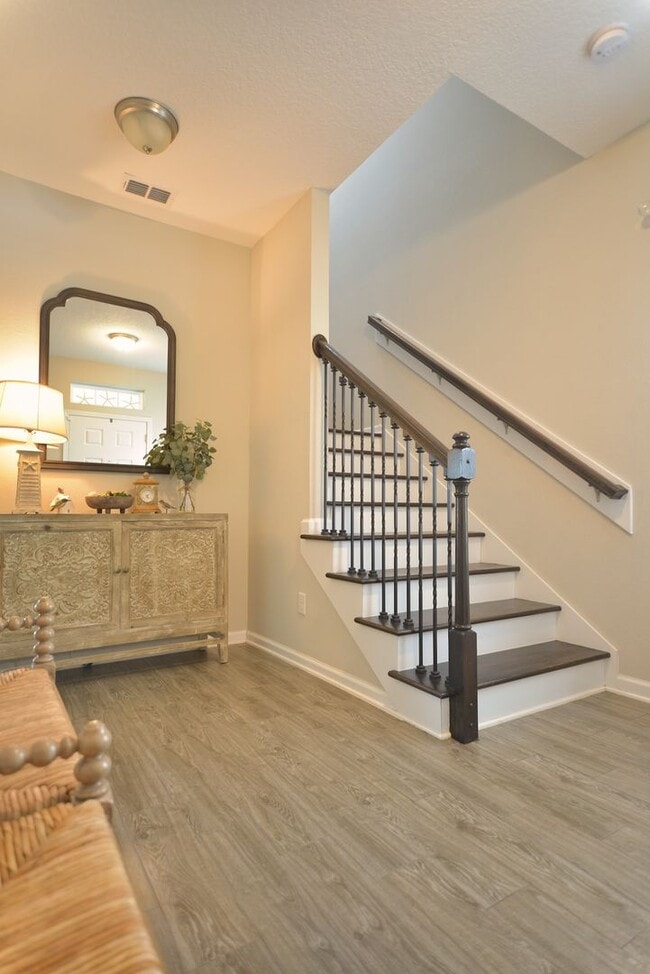 Photo - Beautiful Pond-Front Home Near Amelia Concourse