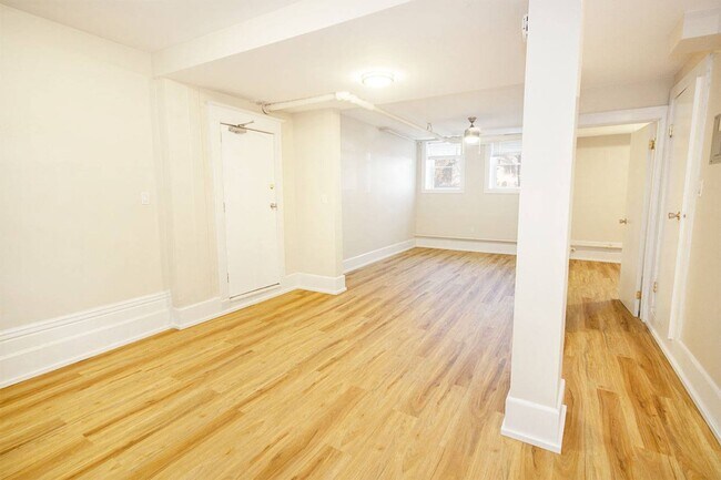 1BDR - Living Room - 980 Wolseley Apartment