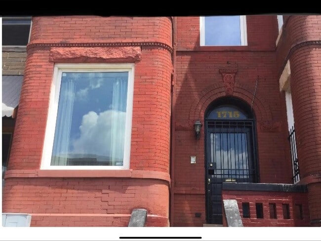 Photo - 1715 1st St NW