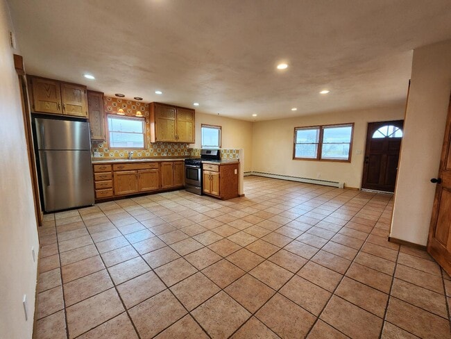 Photo - 502 Alicia St