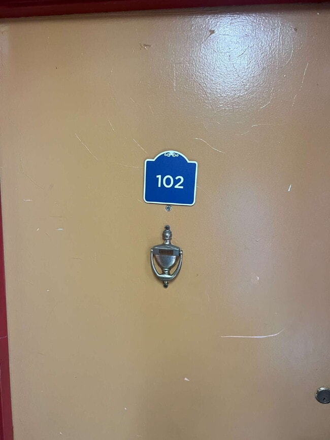 Photo - Charming 1 Bedroom Apartment in Woodbridge... Unidad Apartment 102