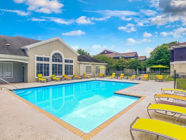 Resort-Style Swimming Pool