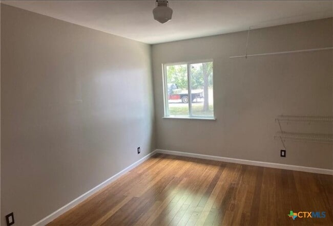 Photo - 200 Uecker Dr