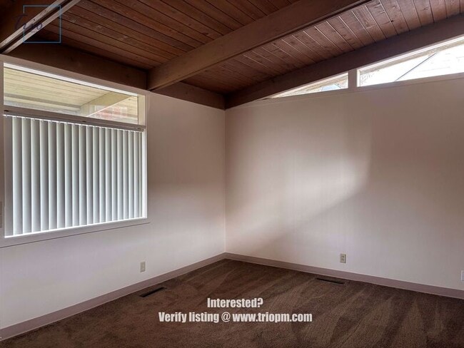 Photo - 1889 Hilyard St