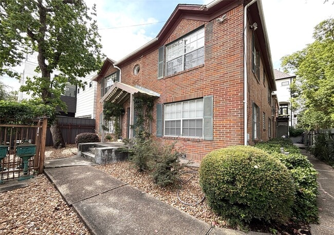 Building Photo - 1840 Branard St Unit 2
