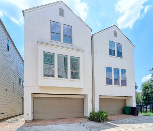 Photo - 904 Patterson St