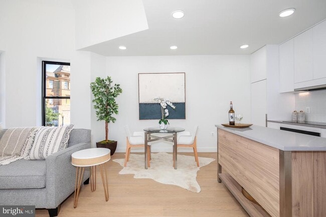 Photo - 304 Florida Ave NW