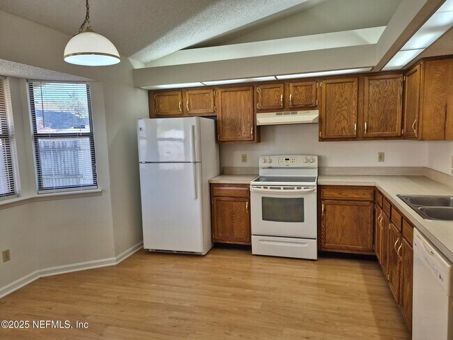 Photo - 8229 Hamden Cir W