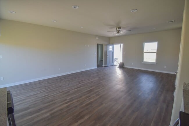 Photo - Beautiful 3 BR / 2 BA Home!