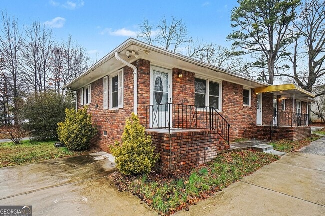 Photo - 2874 Cheney St