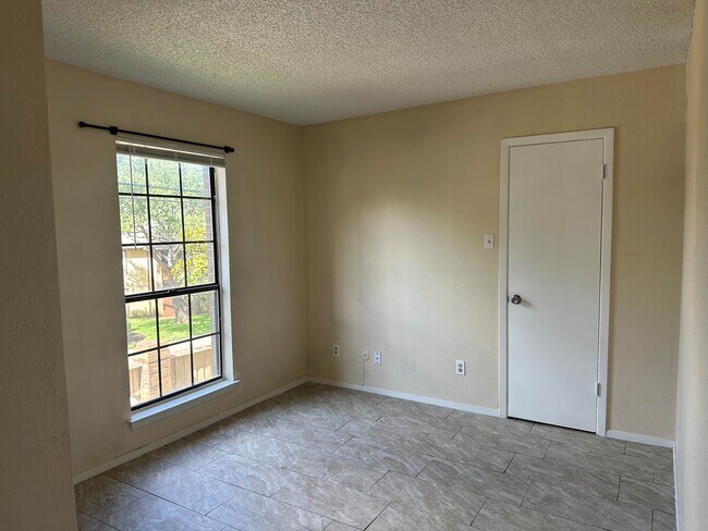 Office/study - 1909 Chasewood Cir Unidad 214