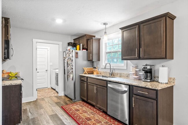 Photo - Beautiful 4 Bedroom Home For Rent!