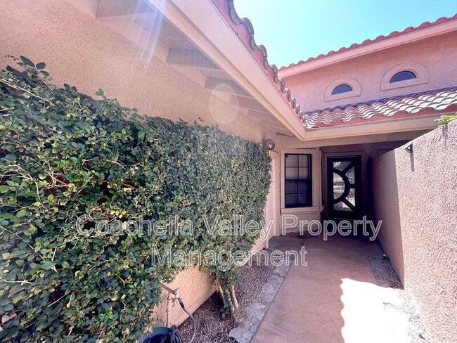 Photo - 41469 Woodhaven Dr W