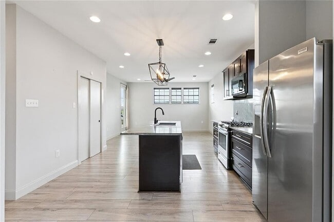 Photo - 2767 Vienna St