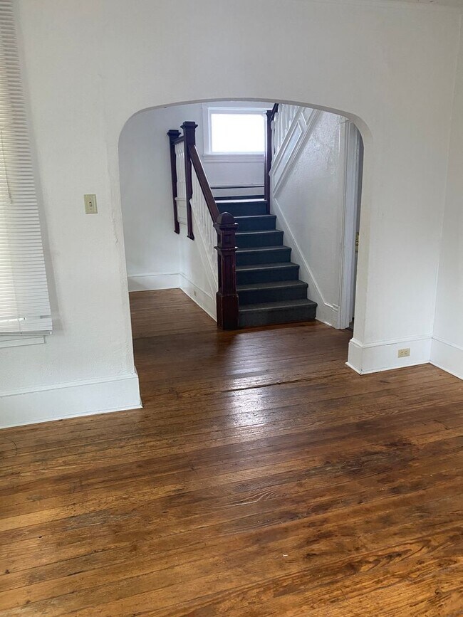 Photo - 335 E Burd St