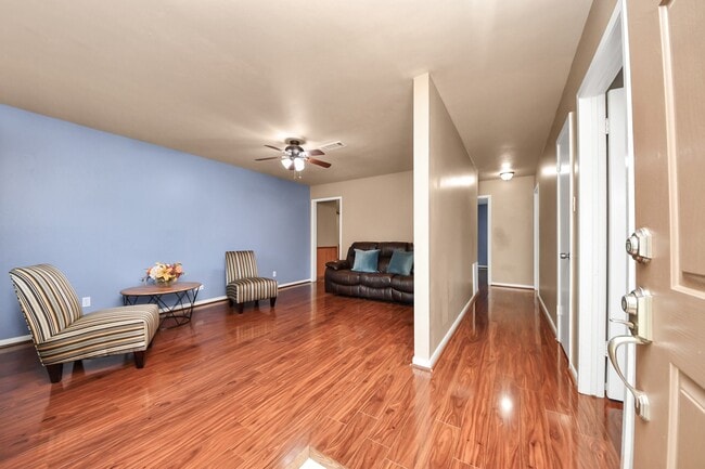Photo - 730 Columbia Ln