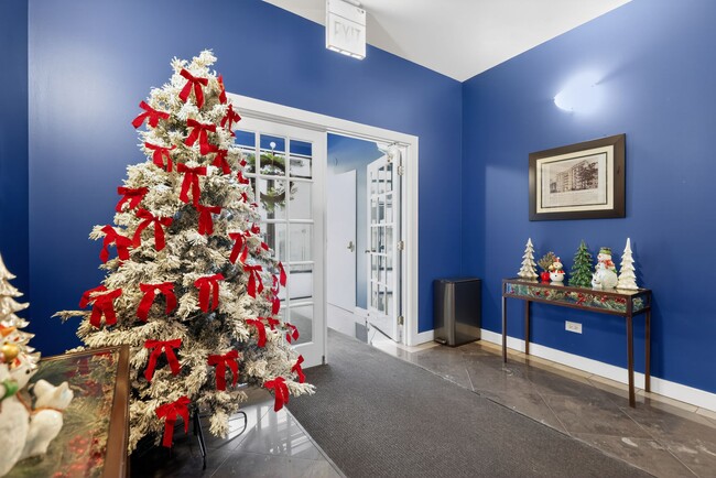 Photo - 811 W Eastwood Ave Unit 101