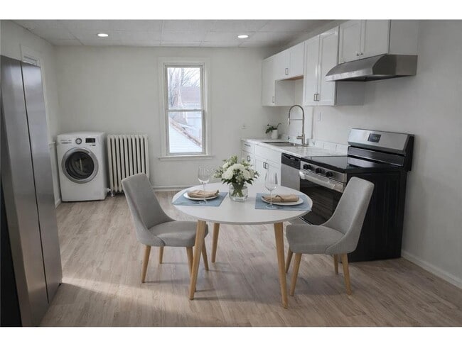 Photo - 1106 Becker Ave SW