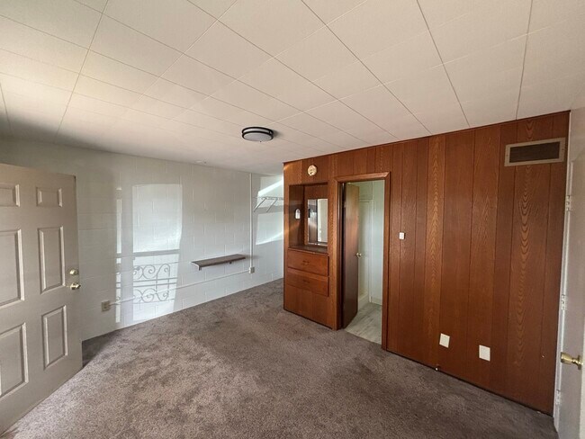 Photo - 913 S Main St Unit 2