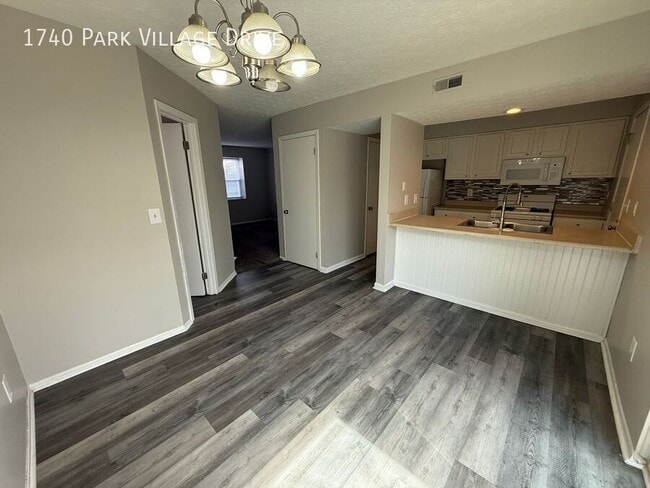 Photo - 1740 Park Village Dr