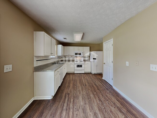 Photo - 1394 Ivey Pointe Dr SE