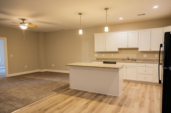 Kitchen_Living Room - CARLS CORNER RESIDENTIAL