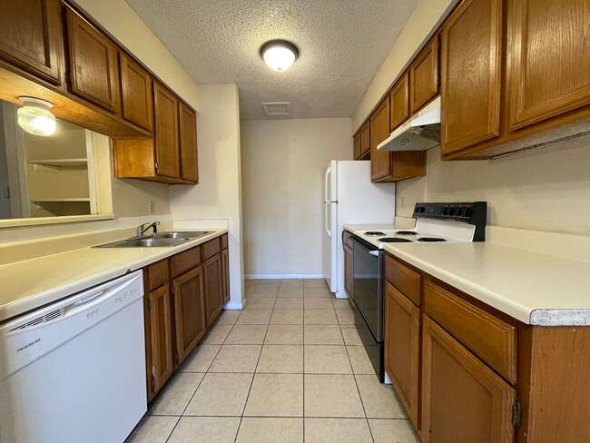 Photo - 1701 Cedarview Cir Unidad # A