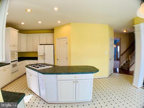 47 Montgomery Dr