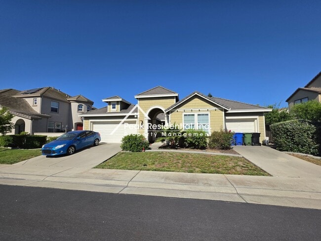 Building Photo - Charming 4 bedroom 2 bathroom home in Elk Grove!