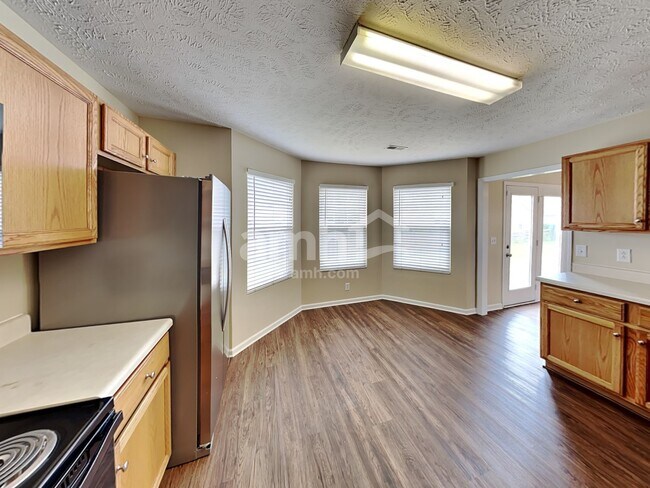 Photo - 5074 Tabitha Street