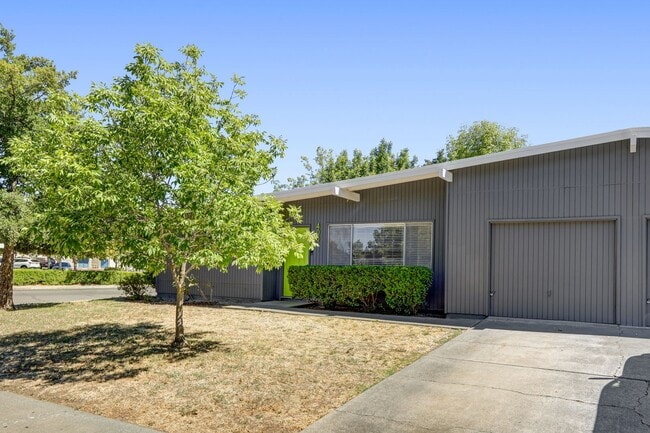 Photo - 406 Scripps Dr