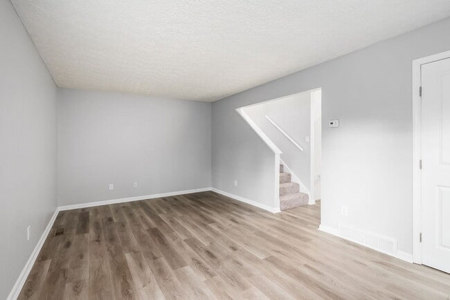 Photo - 3098 Griggsview Ct