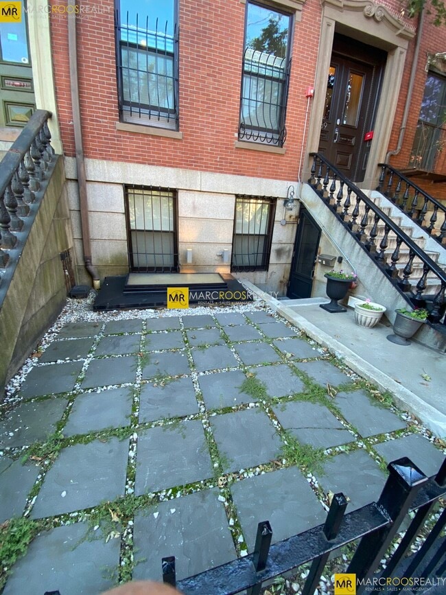 Photo - 471 Massachusetts Ave