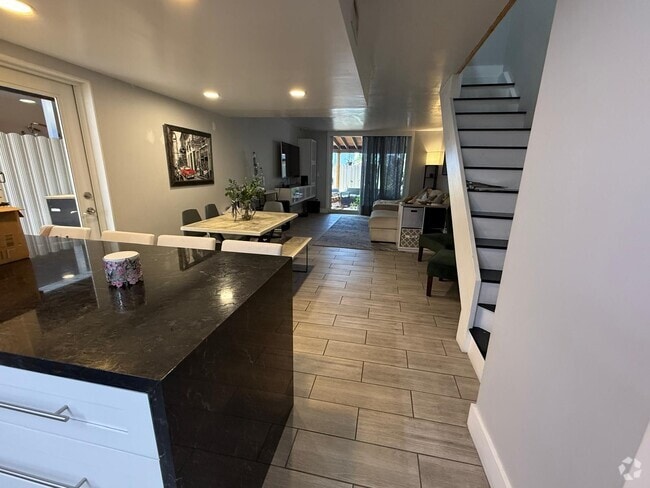kitchen view of Great room - 828 W 38th Ter Rental