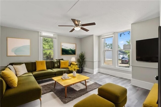 Photo - 212 W Quilly St