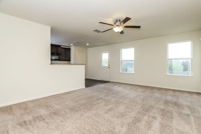 Photo - 3 Bedroom Ready for Immediate Move In!