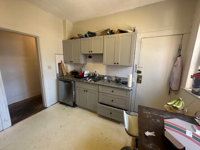 Photo - 20 Glenville Ave Unit 3