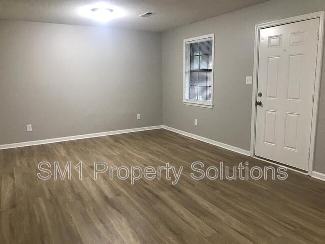 Photo - 2509 Green Oaks Ct SE