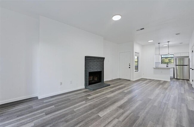 Photo - 9508 Kempler Dr Unit B