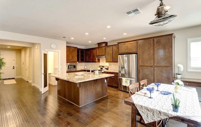 Photo - 4628 Kinsley St