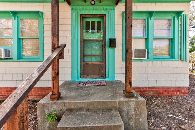 1132 W Eufaula St
