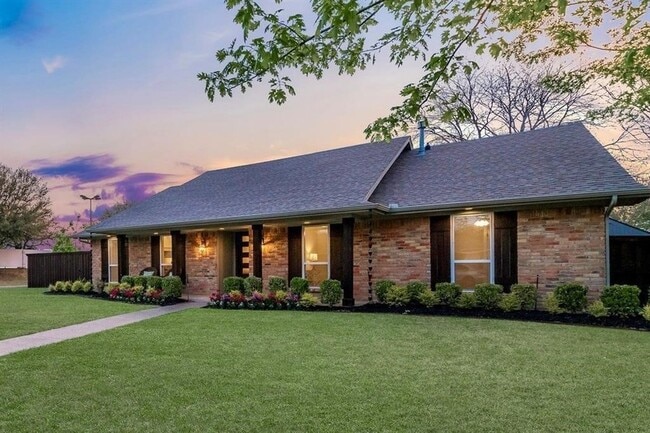 Photo - 1601 Windsong Trail