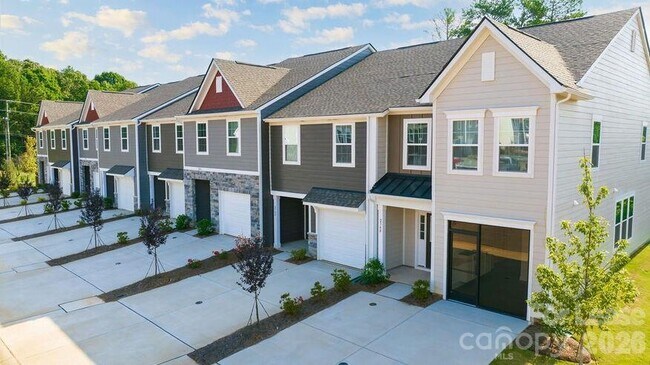 Photo - 2348 Layman Dr