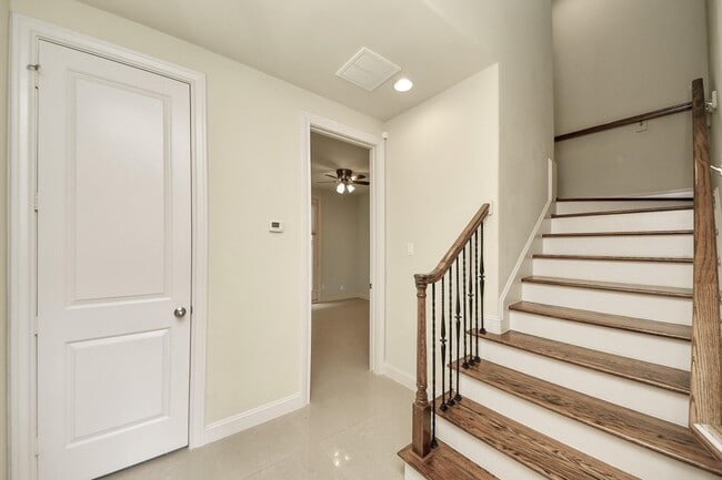 Photo - 5617 Kiam St
