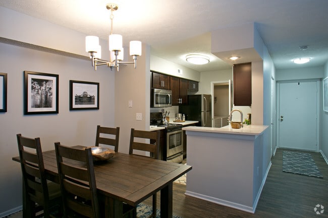 2BR, 2BA - Model - 1,100SF
