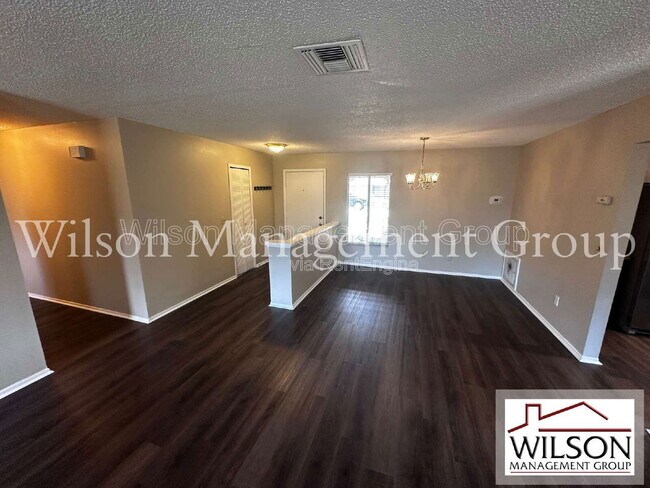 Photo - 321 Redwing Way