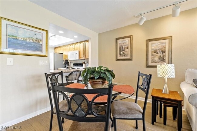 Building Photo - 8445 Charter Club Cir Unit 3