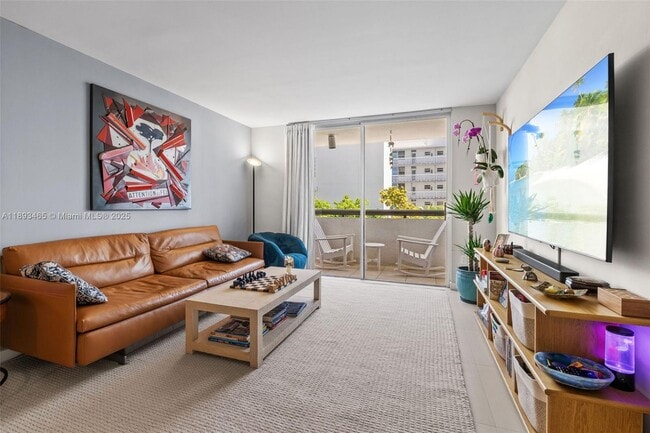 Building Photo - 1775 Washington Ave Unit 4C